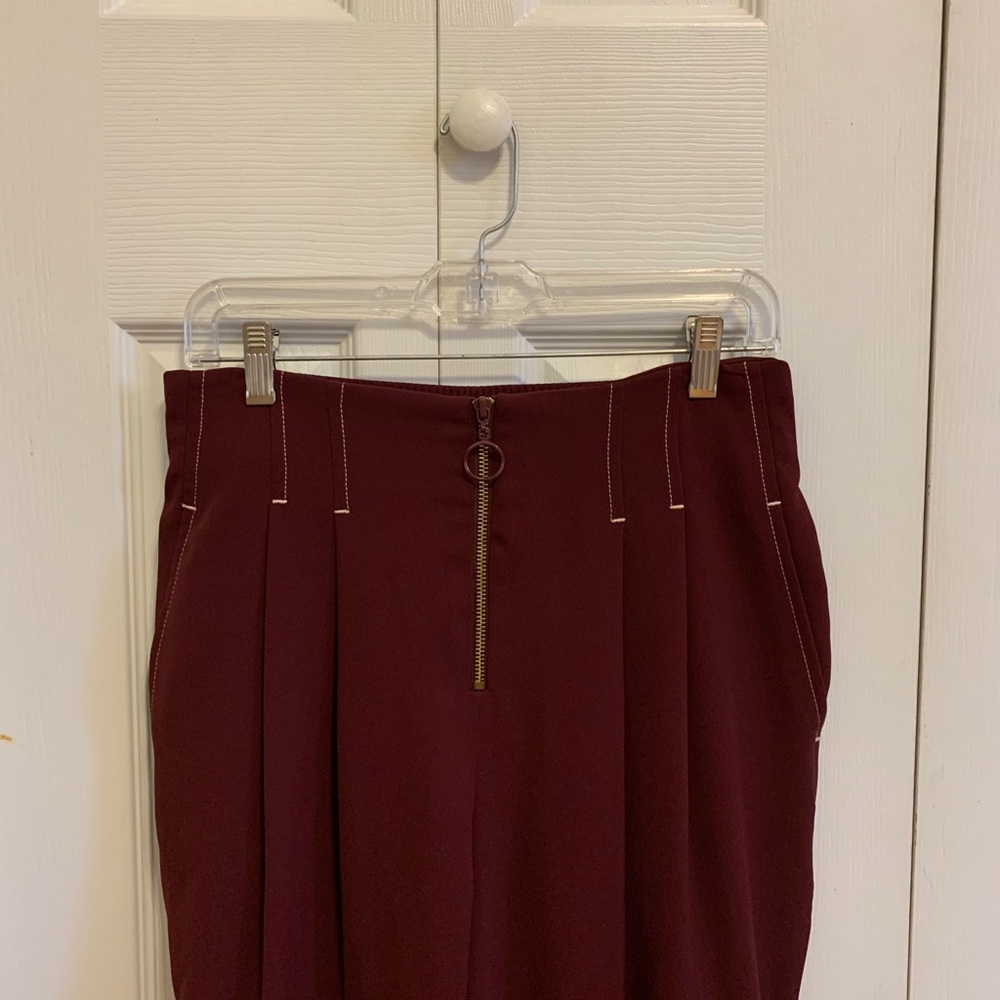 Burgundy Pleated Zipper Highwaisted Pants